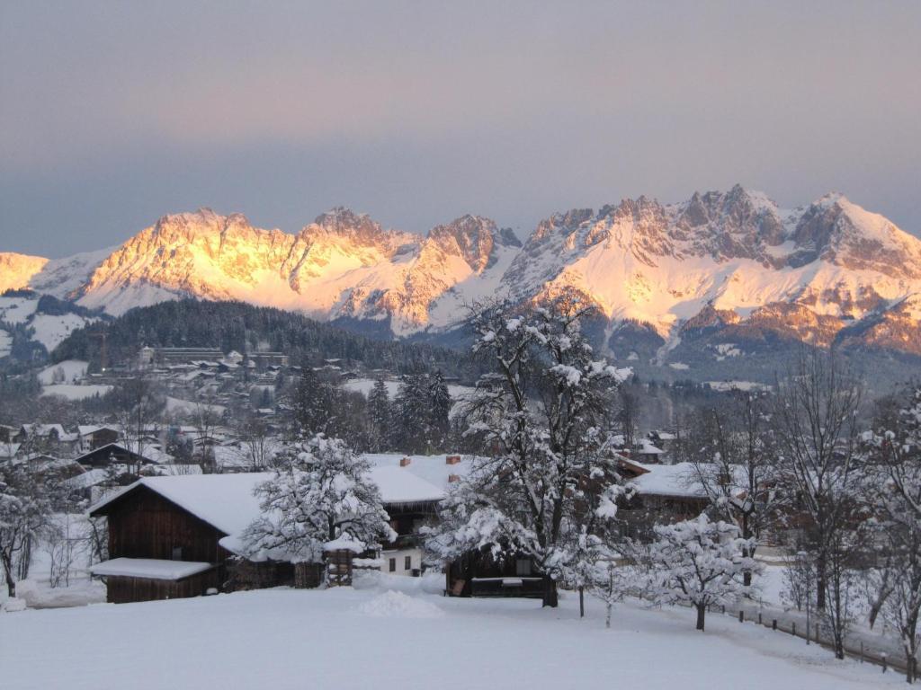 Haus Friedl Hotel Kitzbuhel Bagian luar foto