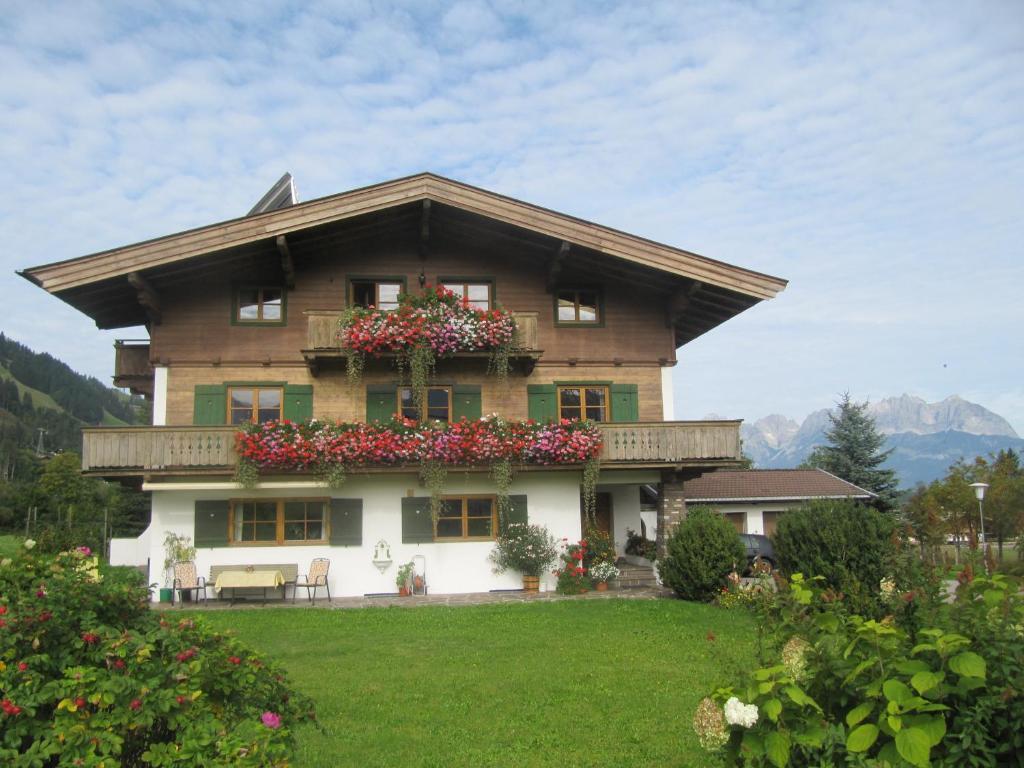 Haus Friedl Hotel Kitzbuhel Bagian luar foto